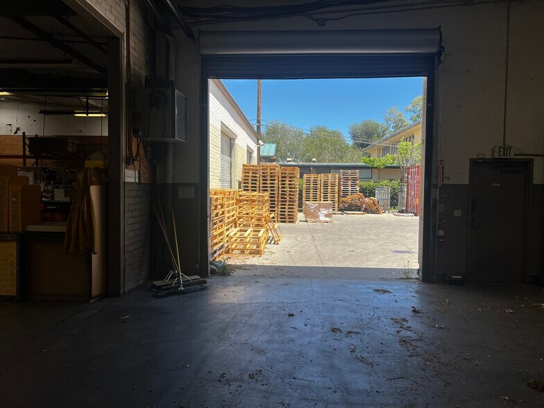 More Photos Of 440 Rutherford St, Goleta Warehouse For Lease
