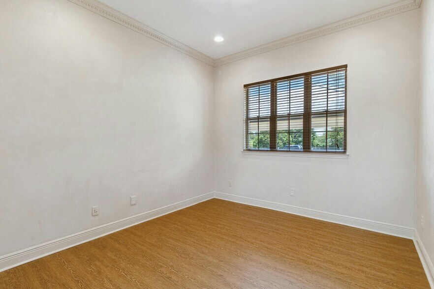 More Photos Of 310 Stagecoach Trl, San Marcos Medical For Lease