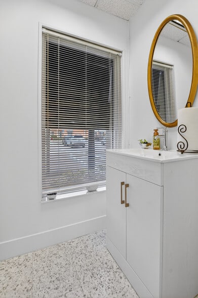 More Photos Of 665 SE 10th St, Deerfield Beach Medical For Sale