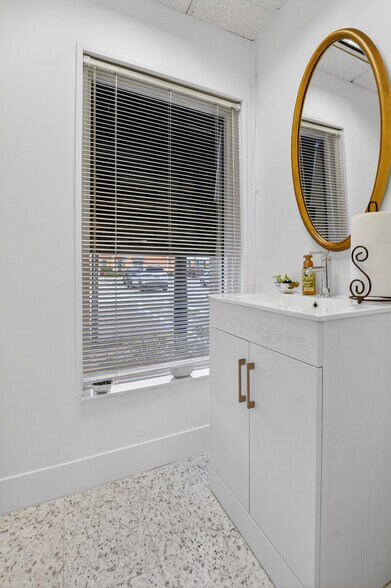 More Photos Of 665 SE 10th St, Deerfield Beach Medical For Sale