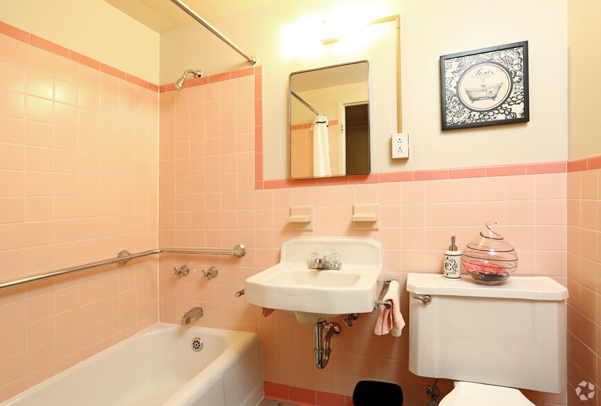 More Photos Of 320 N 22nd St, Omaha Apartments For Sale