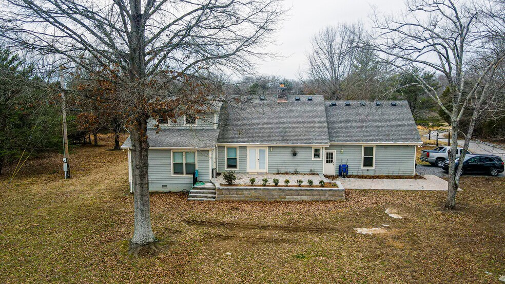 More Photos Of 315 S Posey Hill Rd, Mount Juliet Loft Creative Space For Sale