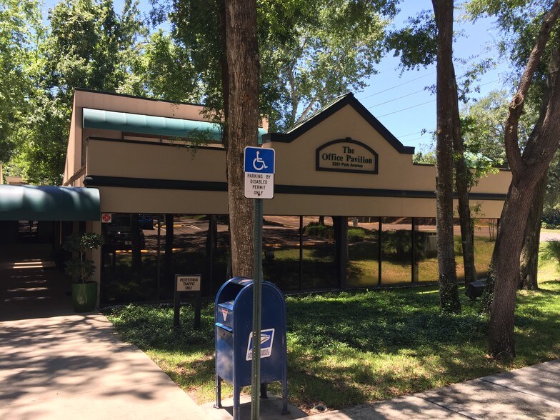 More Photos Of 2301 Park Ave, Orange Park Office For Lease