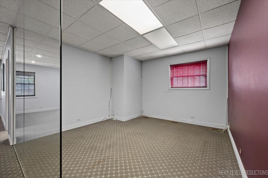 More Photos Of 422 E State St, Geneva Office For Sale