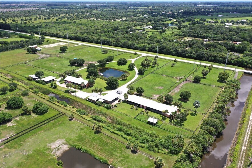 More Photos Of 455 74th Ave, Vero Beach Horse Stables For Sale