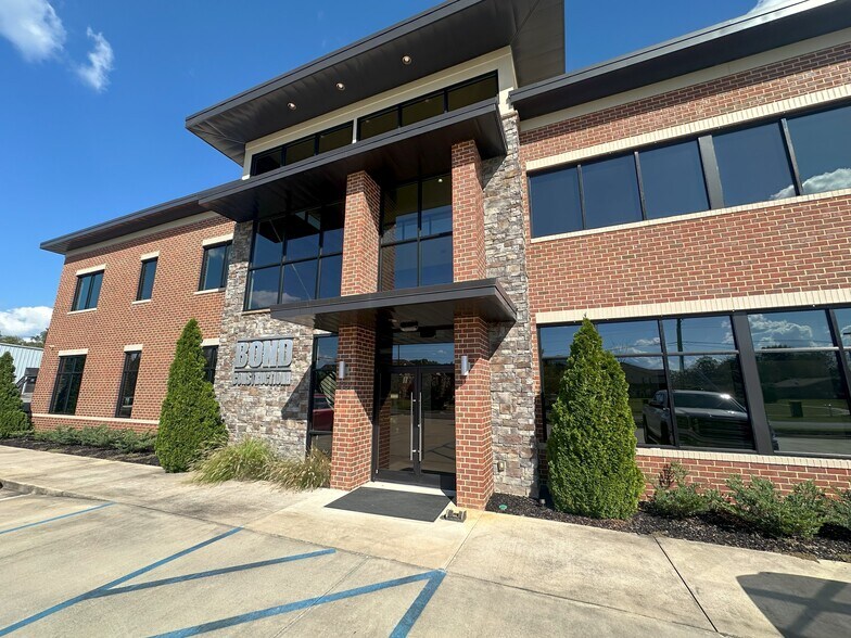 More Photos Of 1001 30th Ave, Northport Office For Lease