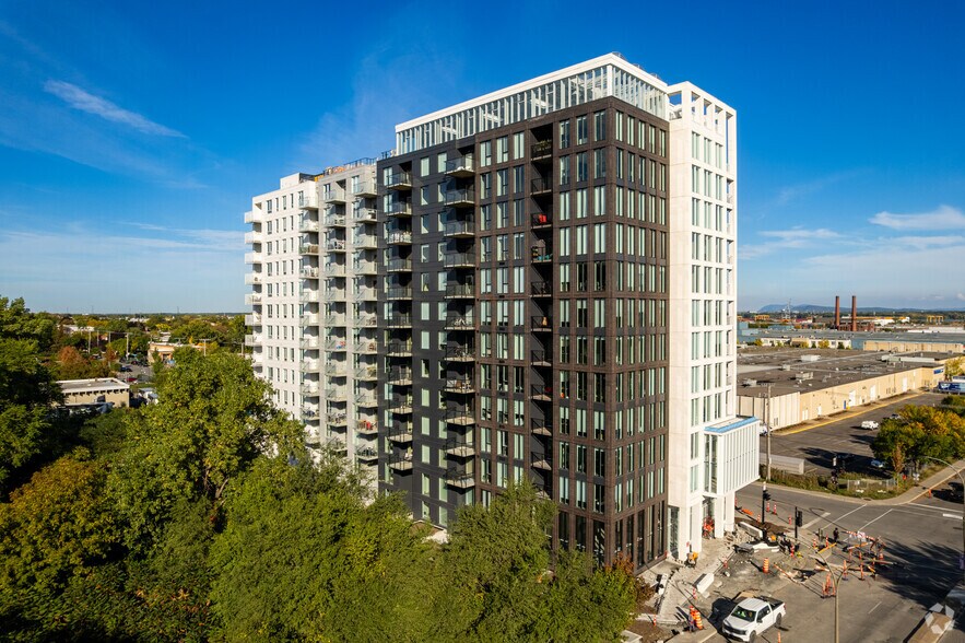 Primary Photo Of 5605 Av Pierre-De Coubertin, Montréal Apartments For Lease