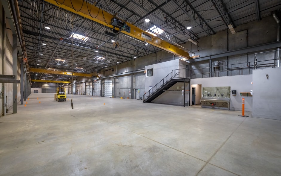 More Photos Of 5465 Production Blvd, Surrey Service For Lease