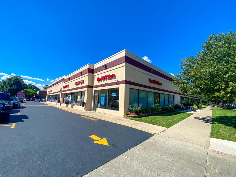 More Photos Of 836-848 Dodge Ave, Evanston Unknown For Lease