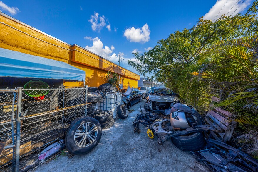 More Photos Of 13250 NW 7th Ave, Miami Auto Repair For Sale