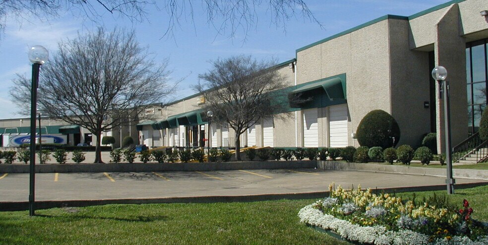 Primary Photo Of 4749-4799 Eastpark Dr, Houston Warehouse For Lease