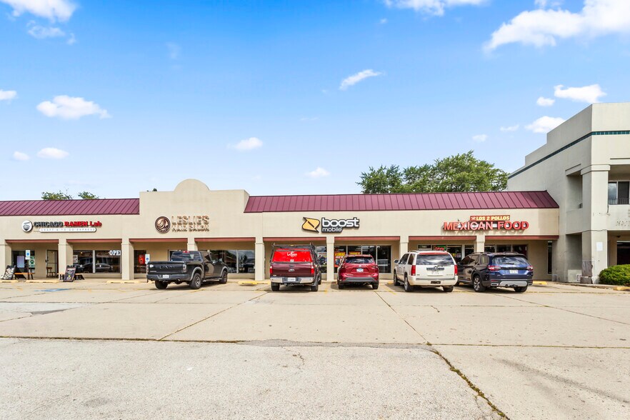 More Photos Of 2202-2230 W Algonquin Rd, Rolling Meadows General Retail For Sale