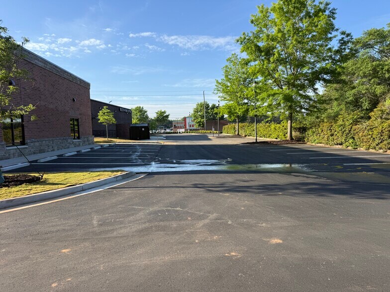More Photos Of 11281 Highway 92, Woodstock General Retail For Lease