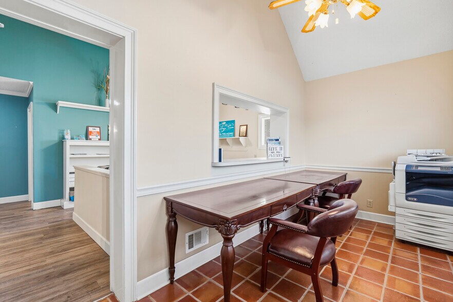 More Photos Of 3357 Vineville Ave, Macon-Bibb Office Residential For Sale
