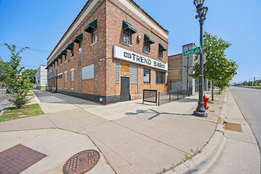 More Photos Of 1533 University Ave W, Saint Paul General Retail For Sale