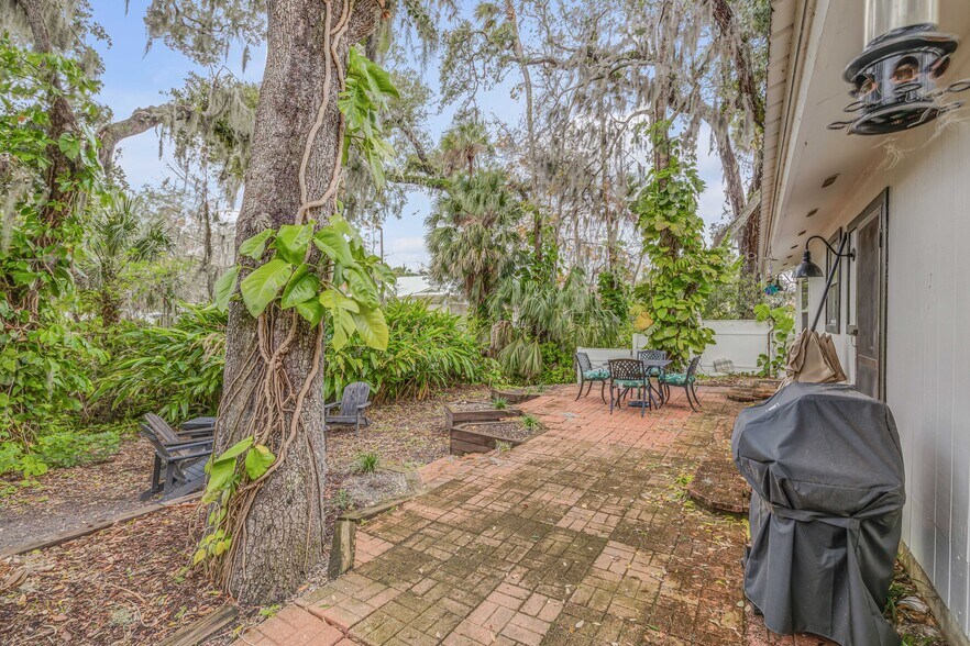 More Photos Of 801 Canal St, New Smyrna Beach Office For Sale