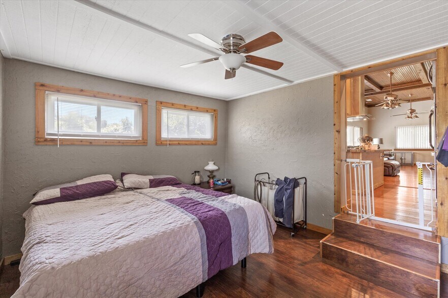 More Photos Of 725 Holmes Dr, Granbury Auto Repair For Sale