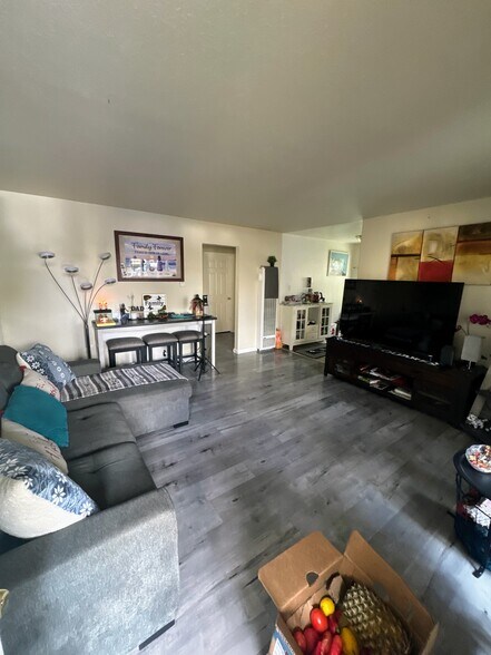 More Photos Of 928-930 Ravenscourt Ave, Campbell Apartments For Sale