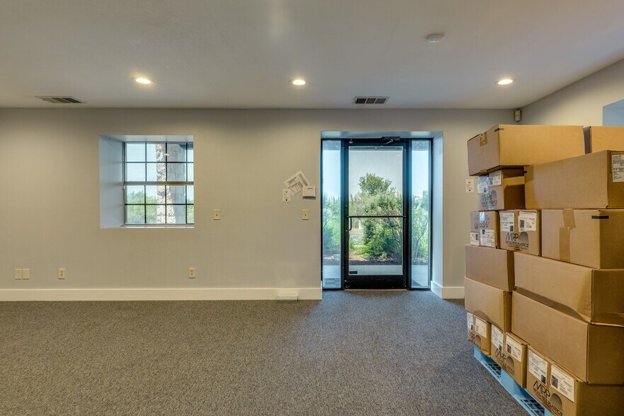 More Photos Of 14121 W US 290 Hwy, Austin Warehouse For Lease