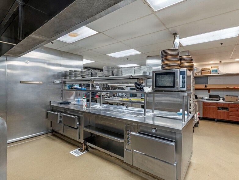 More Photos Of 8791 Lake Blvd, Kings Beach Restaurant For Sale