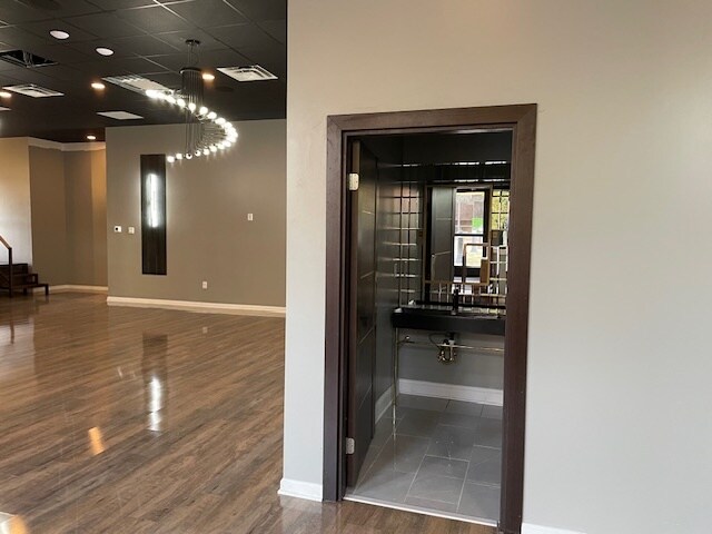 More Photos Of 190 W Main Ave, Gastonia Bar For Lease