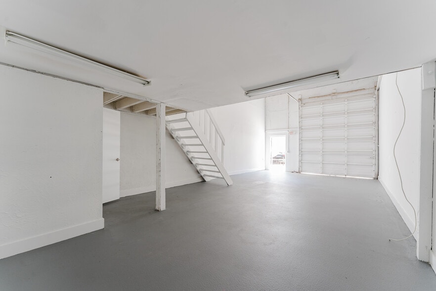 More Photos Of 259 SE 1st Ter, Deerfield Beach Warehouse For Lease