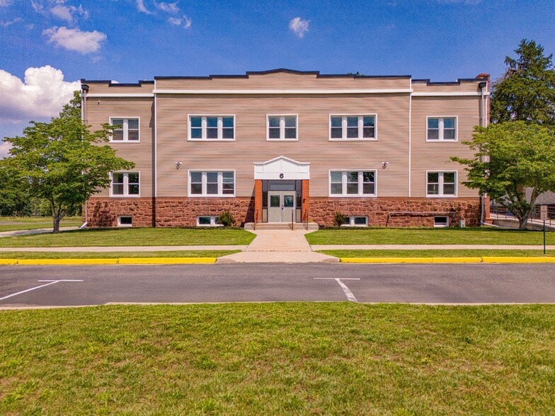 More Photos Of 1667 E Landis Ave, Vineland Office Residential For Lease