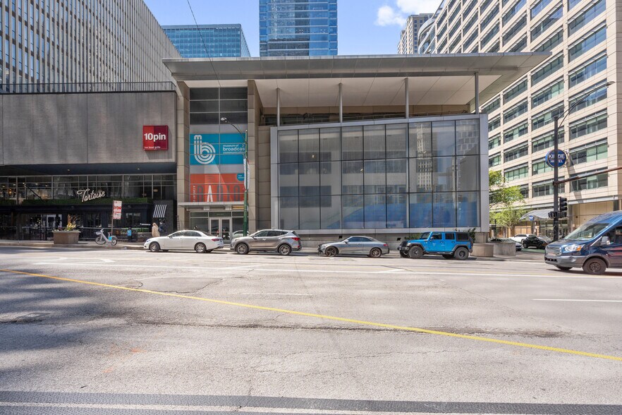 More Photos Of 360 N State St, Chicago General Retail For Sale