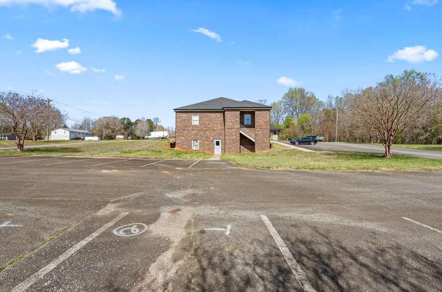 More Photos Of 846 Faith Rd, Salisbury Religious Facility For Lease