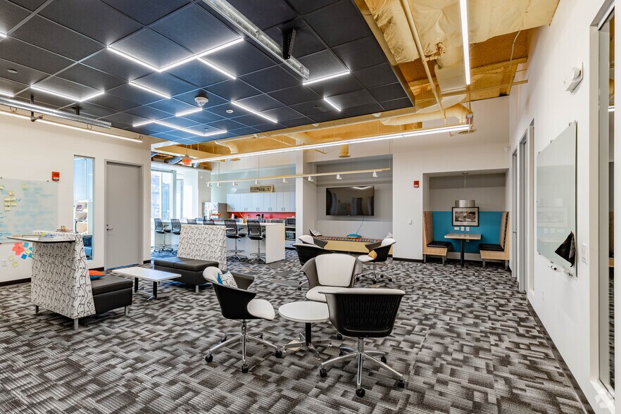 More Photos Of 1 PPG Pl, Pittsburgh Unknown For Lease