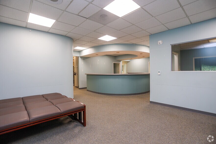 More Photos Of 3541 Randolph Rd, Charlotte Unknown For Lease