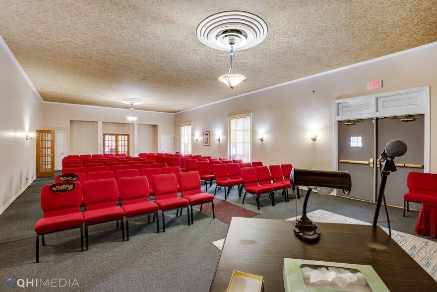 More Photos Of 2701 W 63rd St, Chicago Funeral Home For Sale