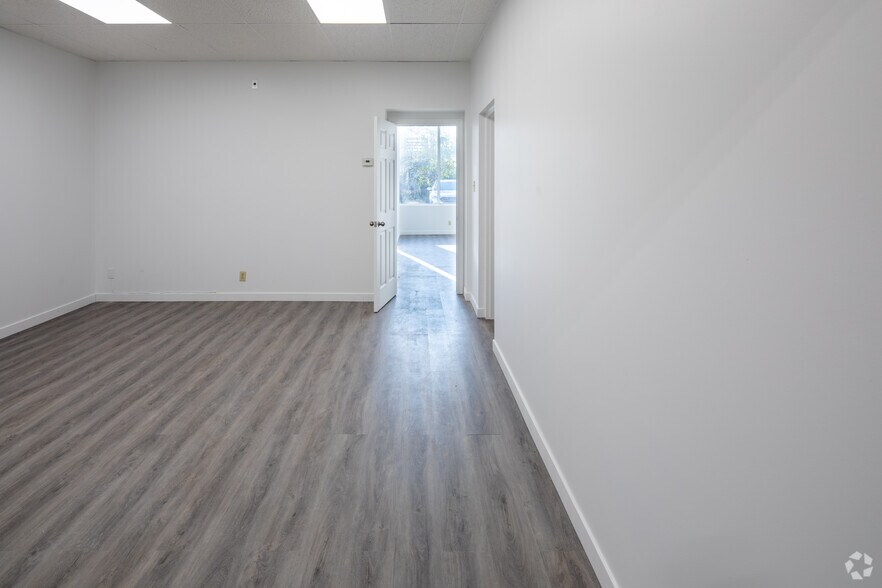 More Photos Of 1040 Martin Grove Rd, Toronto Service For Sale