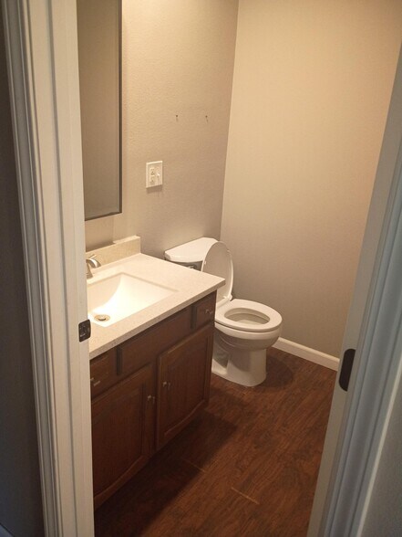 More Photos Of 1008 Troy Ofallon Rd, Troy Office For Lease