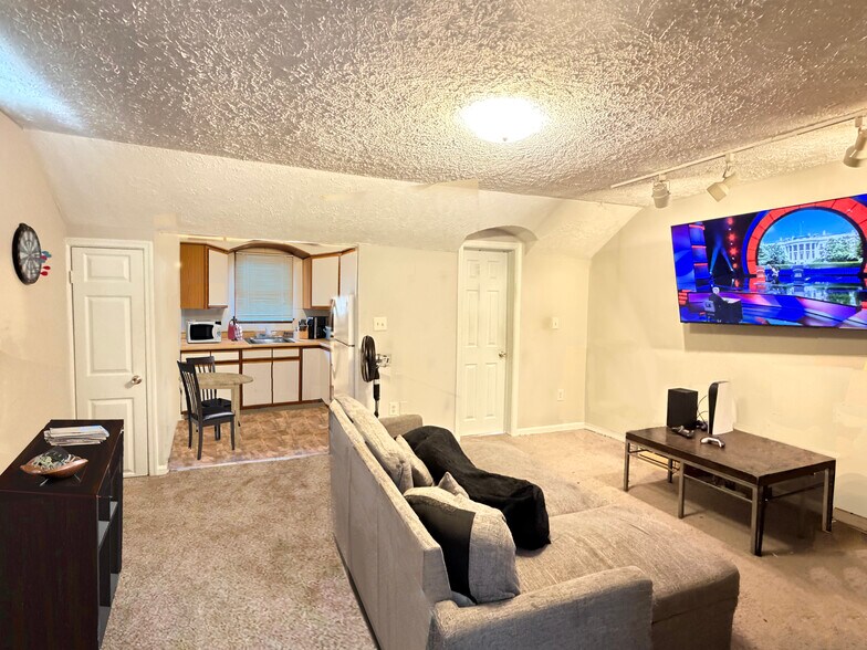 More Photos Of 2926 Christopher Ave, Baltimore Apartments For Sale