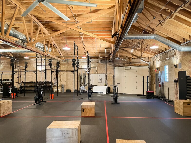 More Photos Of 2401 Main St, Evanston Warehouse For Sale