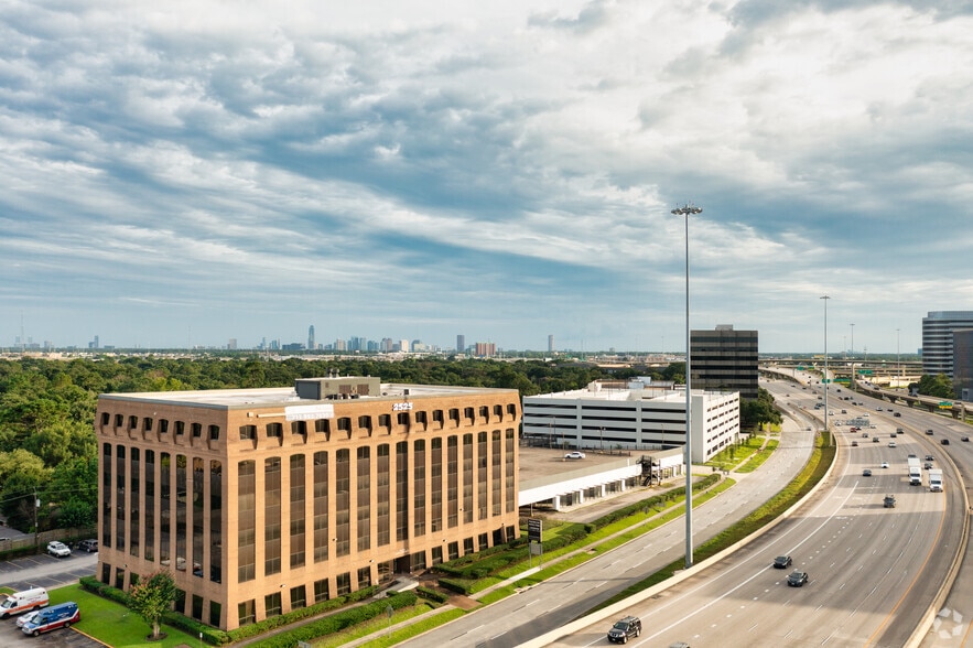 More Photos Of 2525 N Loop Fwy W, Houston Office For Lease