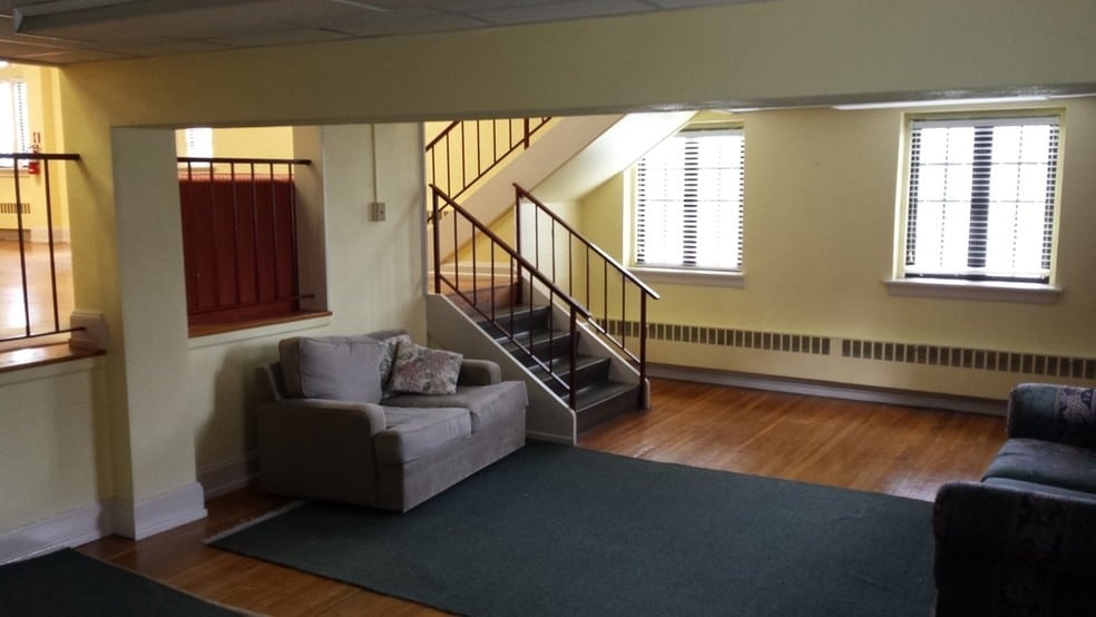 More Photos Of 501 N Tryon St, Charlotte Religious Facility For Lease