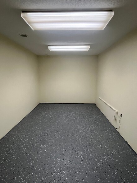 More Photos Of 47 Mitchell Rd, Ipswich Manufacturing For Lease