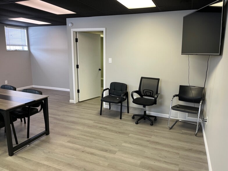 More Photos Of 3494 S Hamilton Rd, Columbus Office For Lease