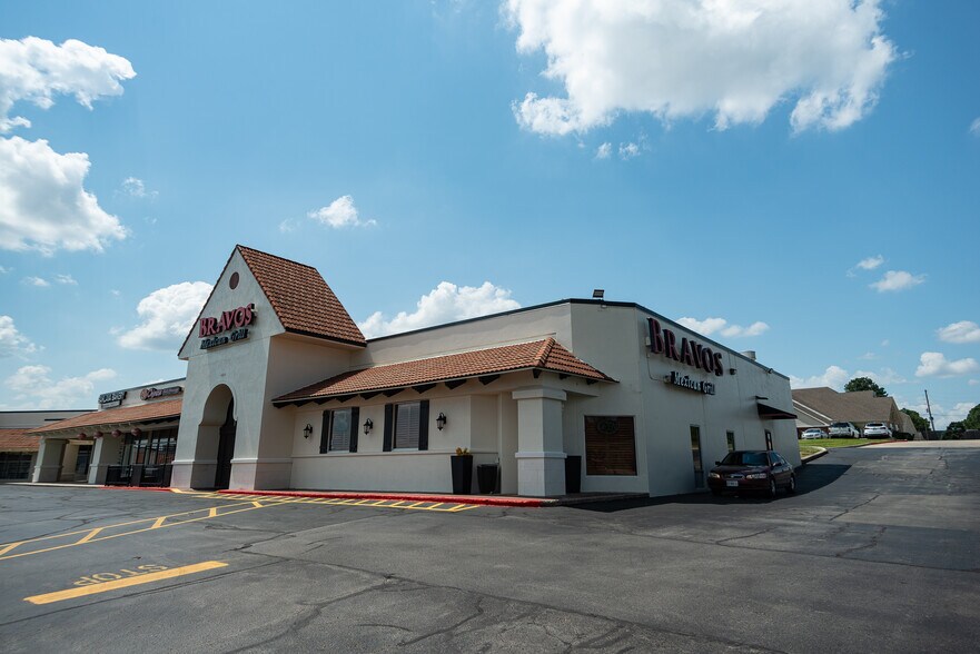 More Photos Of 7104-7122 S Sheridan Rd, Tulsa Unknown For Lease