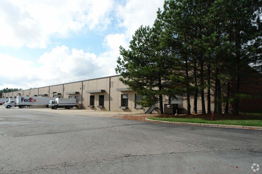 More Photos Of 8125 Troon Cir, Austell Unknown For Lease
