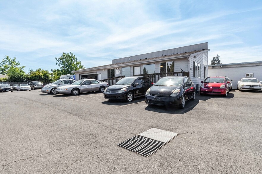 More Photos Of 3897 Main St, Springfield Auto Dealership For Sale