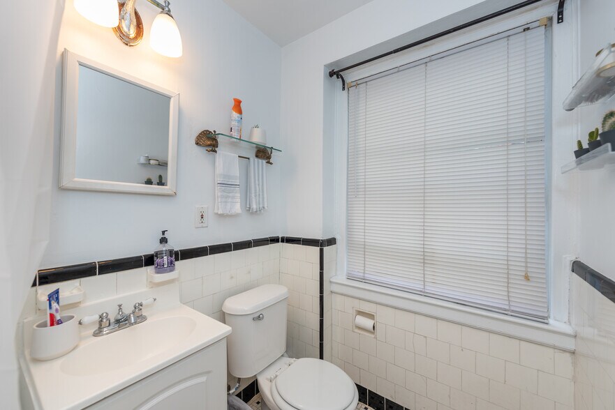 More Photos Of 2715 Cortland Pl NW, Washington Apartments For Sale