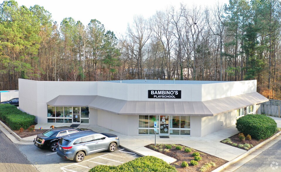 More Photos Of 4823 Meadow Dr, Durham Unknown For Lease