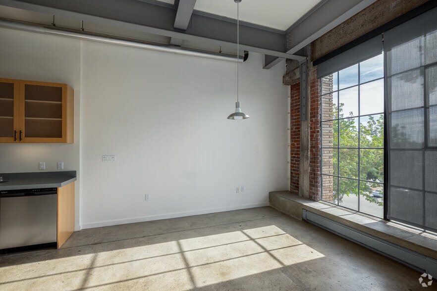 More Photos Of 1530 J St, Sacramento Apartments For Lease