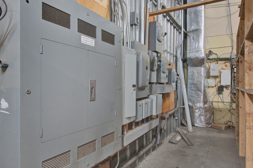 More Photos Of 2925 Welsby Ave, Stevens Point Warehouse For Lease