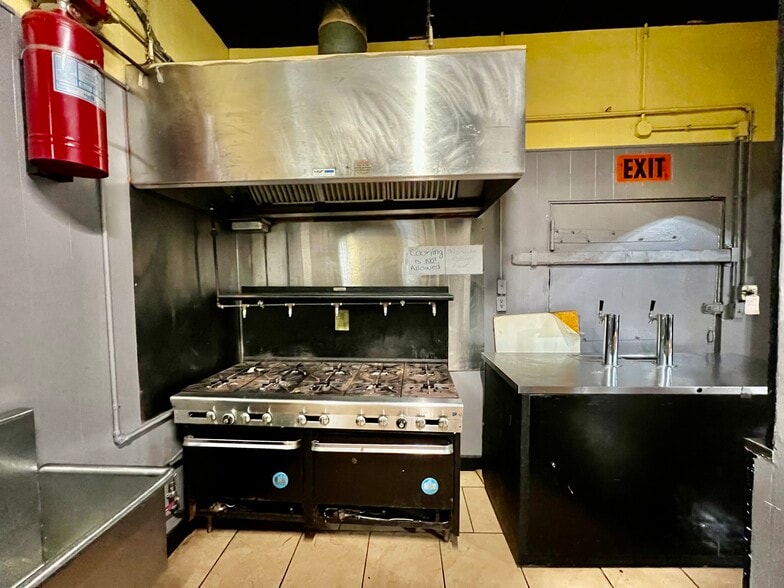 More Photos Of 5400 E 12th St, Kansas City Freestanding For Sale