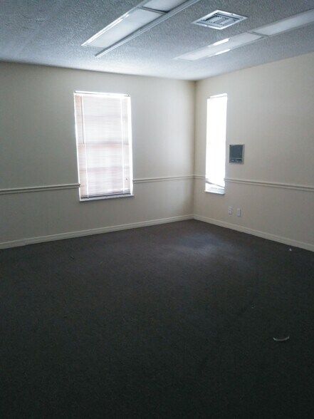 More Photos Of 3677 Central Ave, Fort Myers Medical For Lease