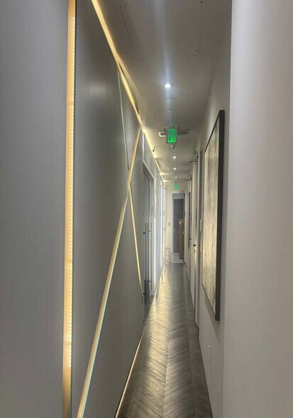More Photos Of 228-230 S Beverly Dr, Beverly Hills Office For Lease
